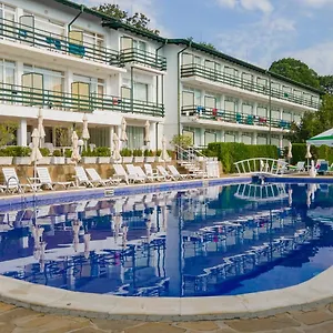 Hotel Kini Park & Free Parking, Nisipurile de Aur